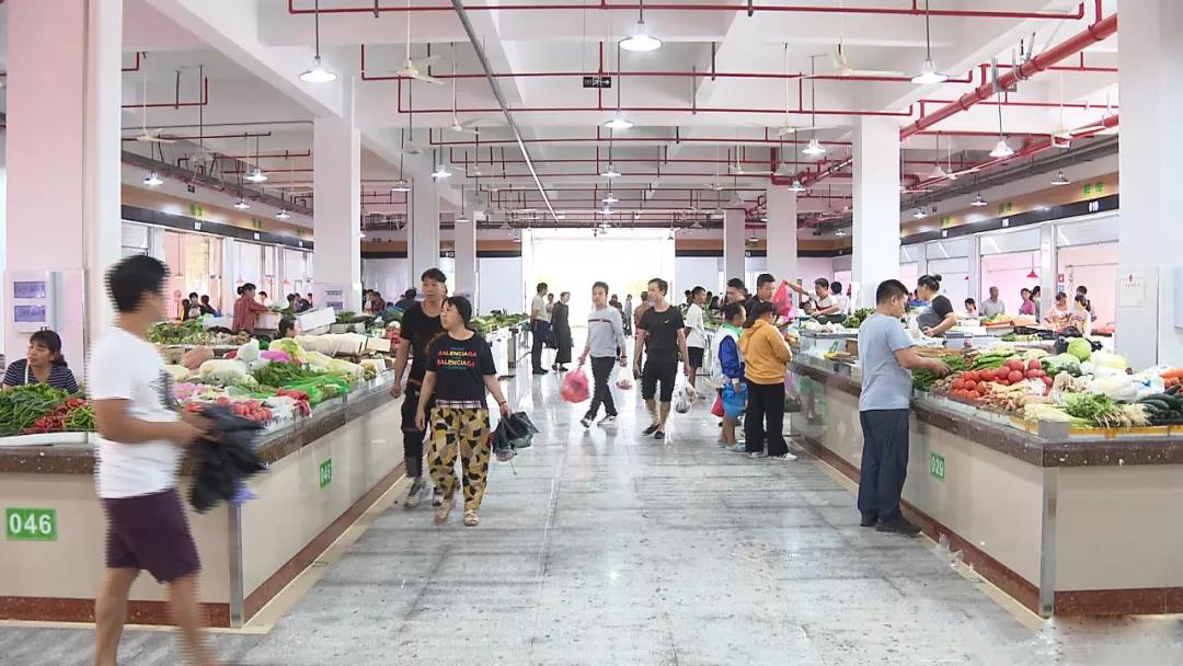 义乌又多了个综合市场，后续还要建停车场和超市...